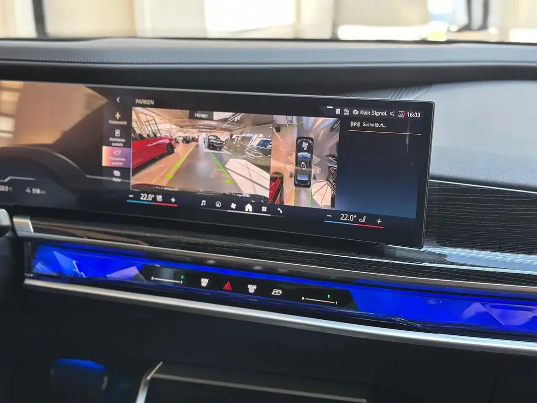 BMW i7 - Thumbnail 8