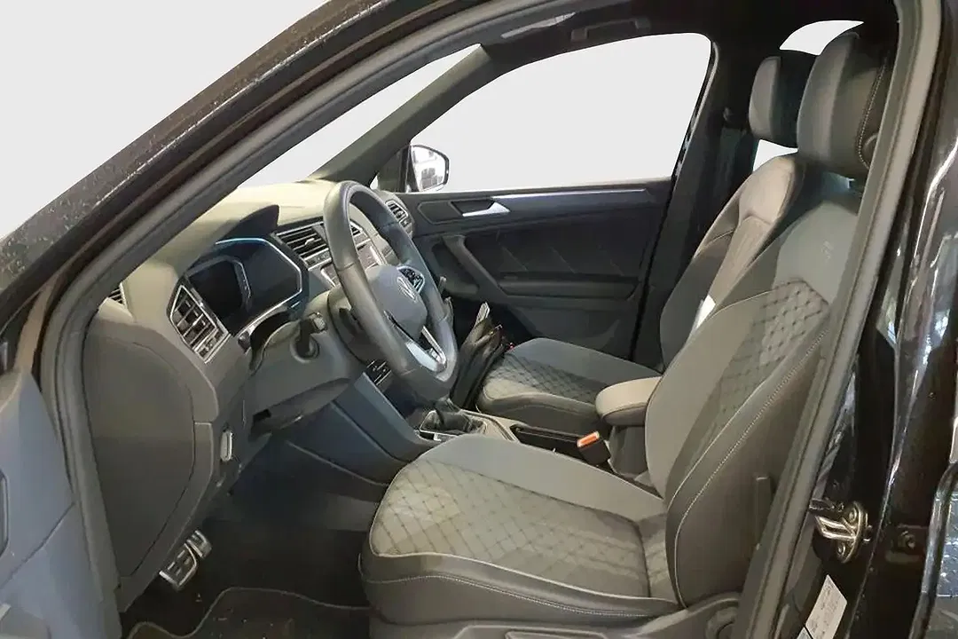 Volkswagen Tiguan - Thumbnail 3