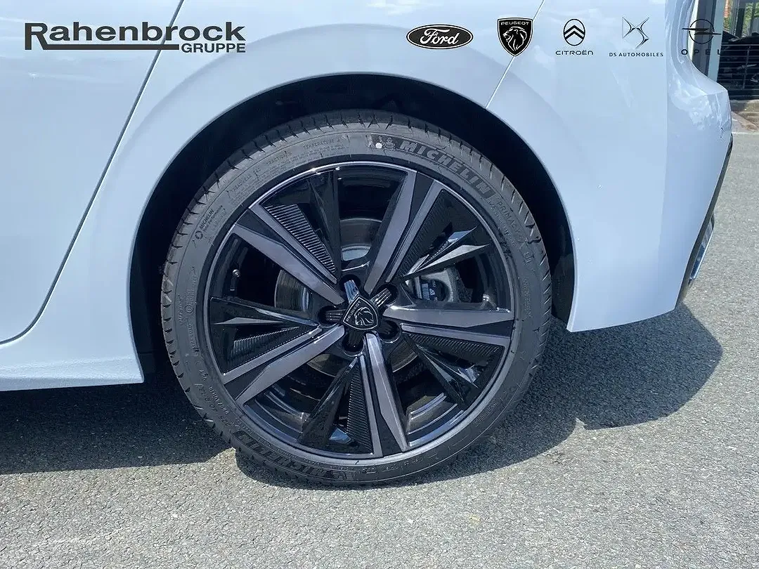 Peugeot 308 - Thumbnail 11