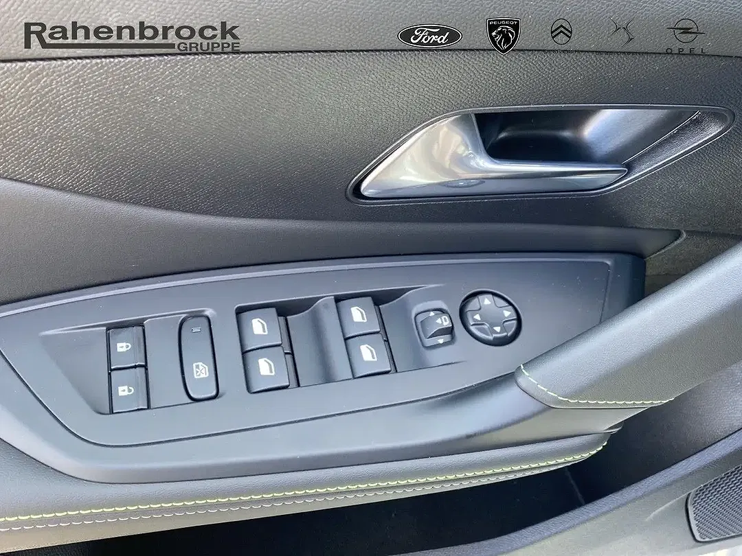 Peugeot 308 - Thumbnail 12