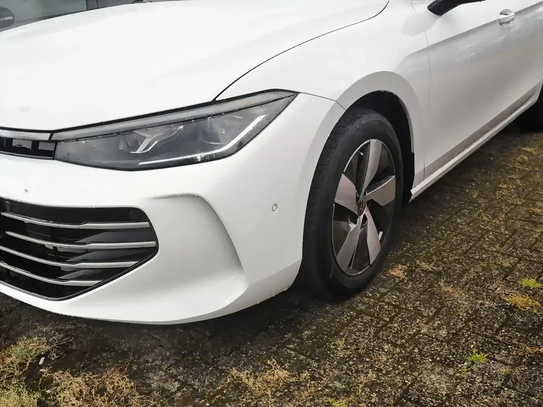 Volkswagen Passat Variant - Thumbnail 5
