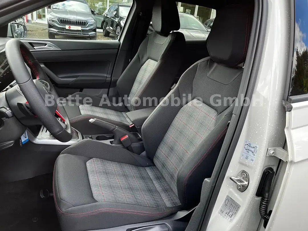 Volkswagen Polo - Thumbnail 9