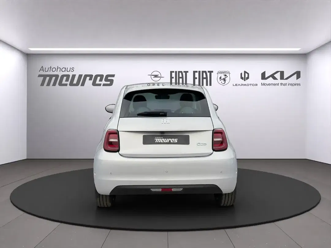 Fiat 500e - Thumbnail 3