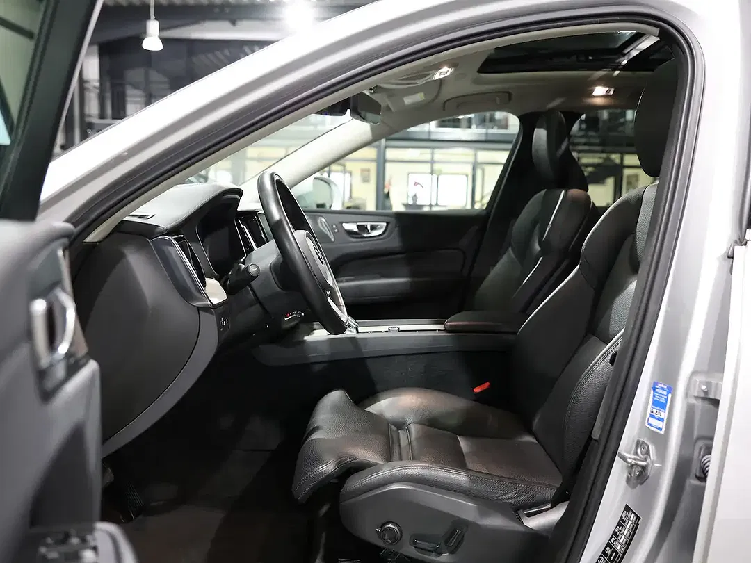 Volvo XC60 AWD Recharge Inscription - foto 8