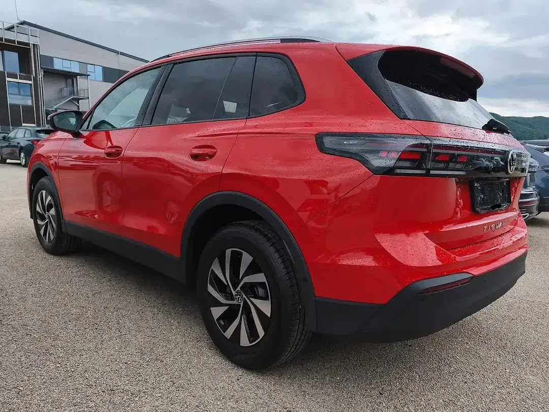 Volkswagen Tiguan - Thumbnail 2