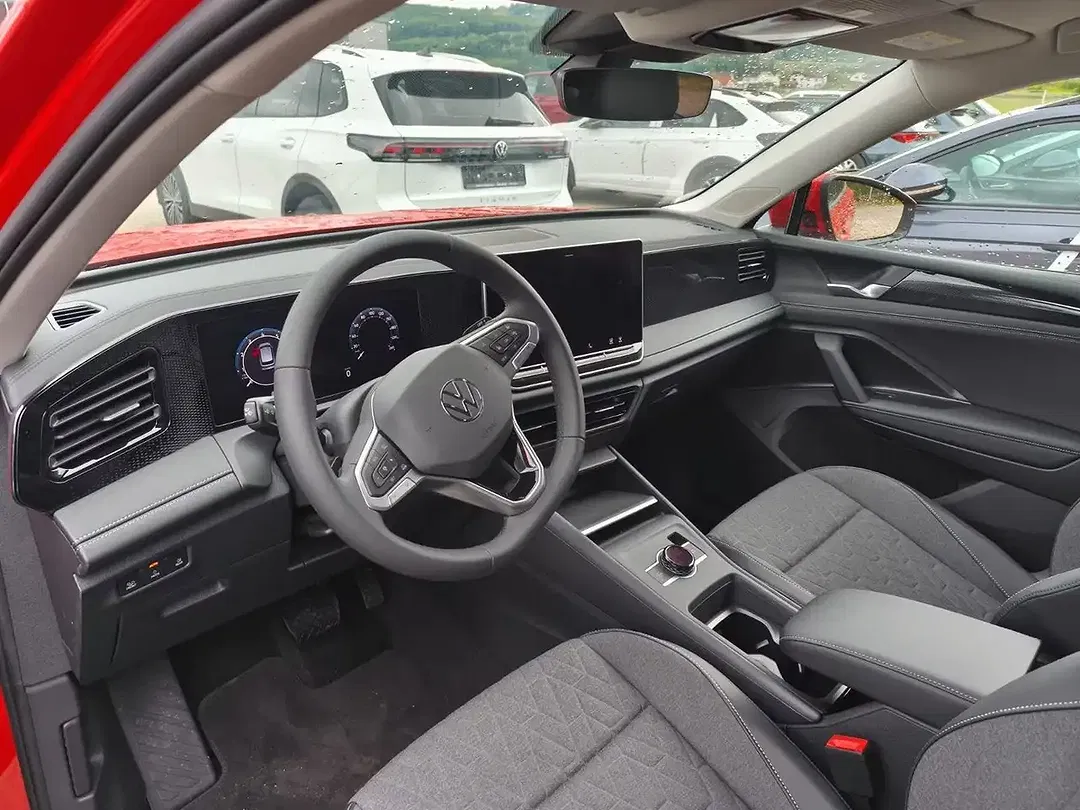 Volkswagen Tiguan - Thumbnail 3