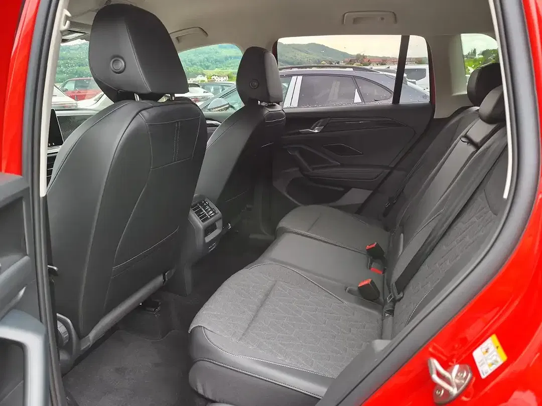 Volkswagen Tiguan - Thumbnail 5