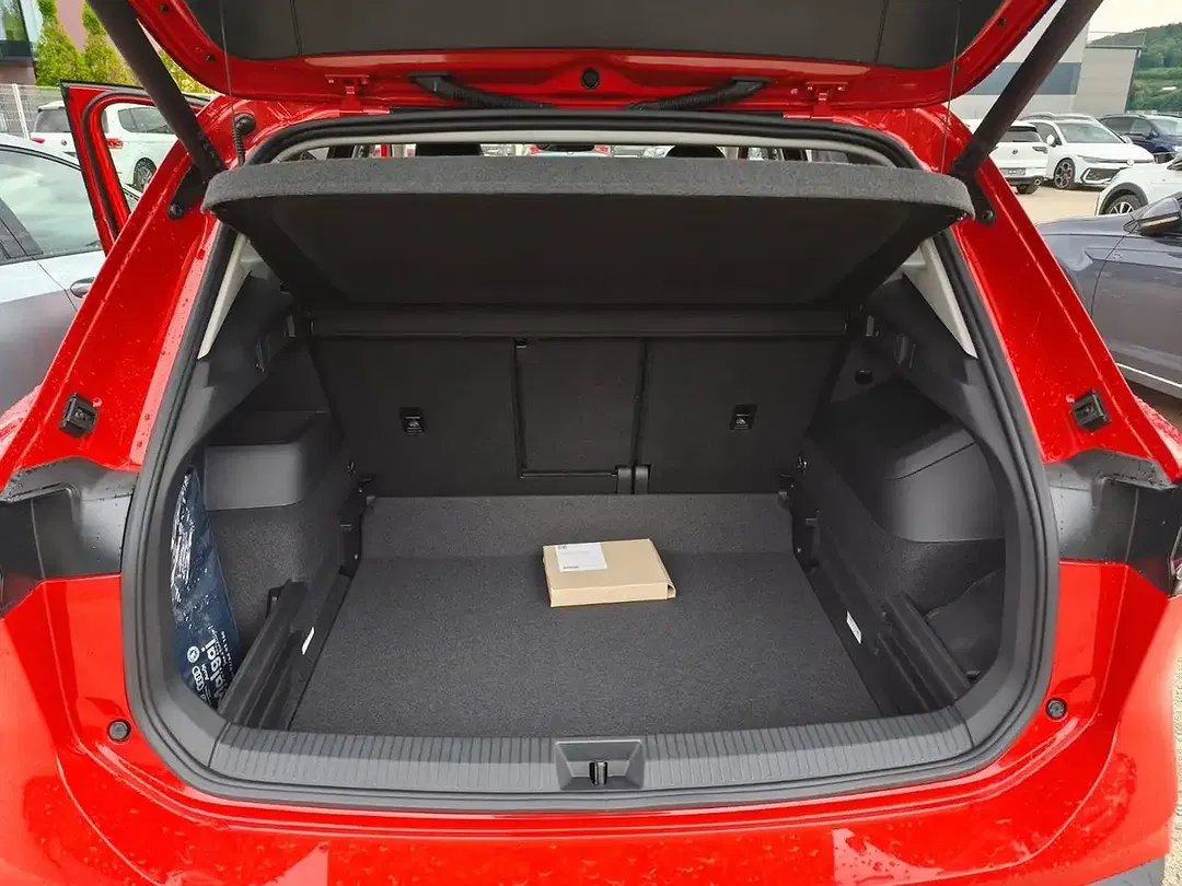 Volkswagen Tiguan - Thumbnail 6