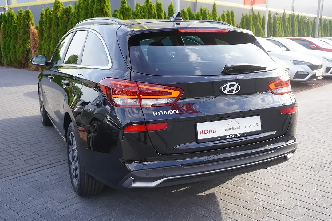Hyundai i30 - Thumbnail 2