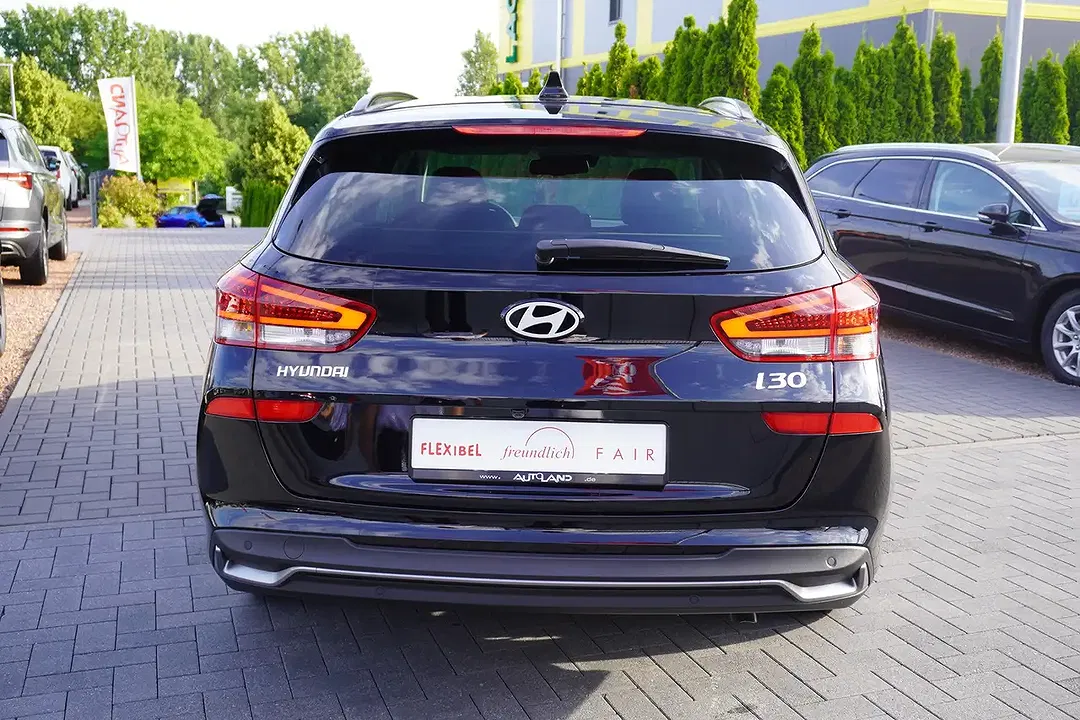 Hyundai i30 - Thumbnail 3