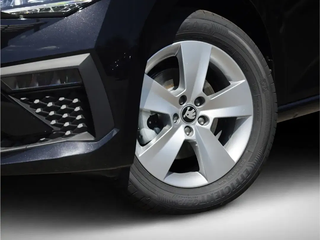 Skoda Scala - Thumbnail 4