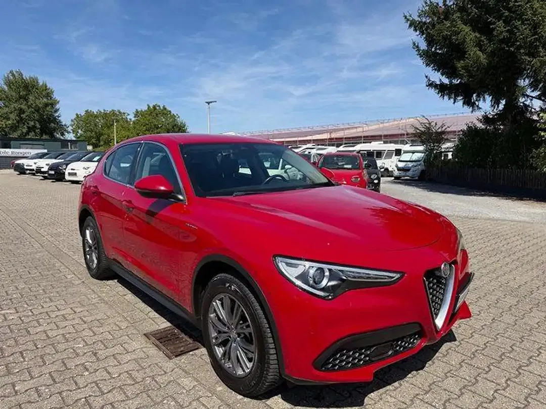 Alfa Romeo Stelvio - Thumbnail 3