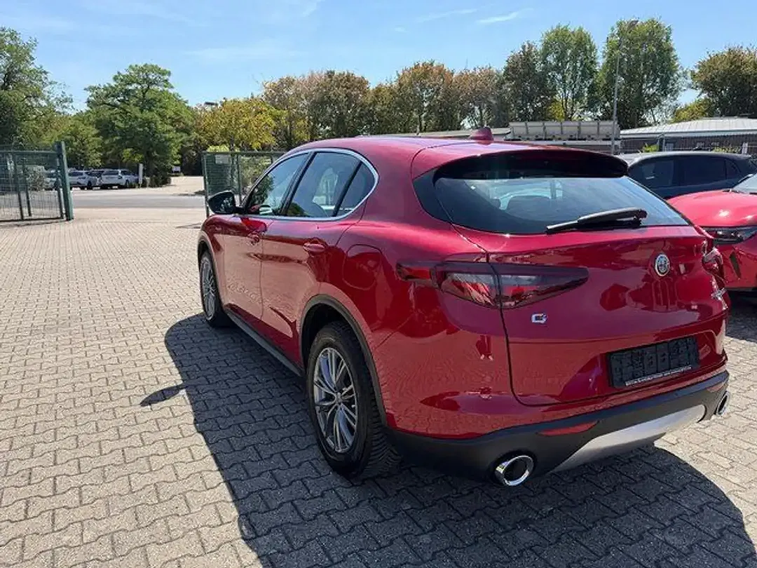 Alfa Romeo Stelvio - Thumbnail 5