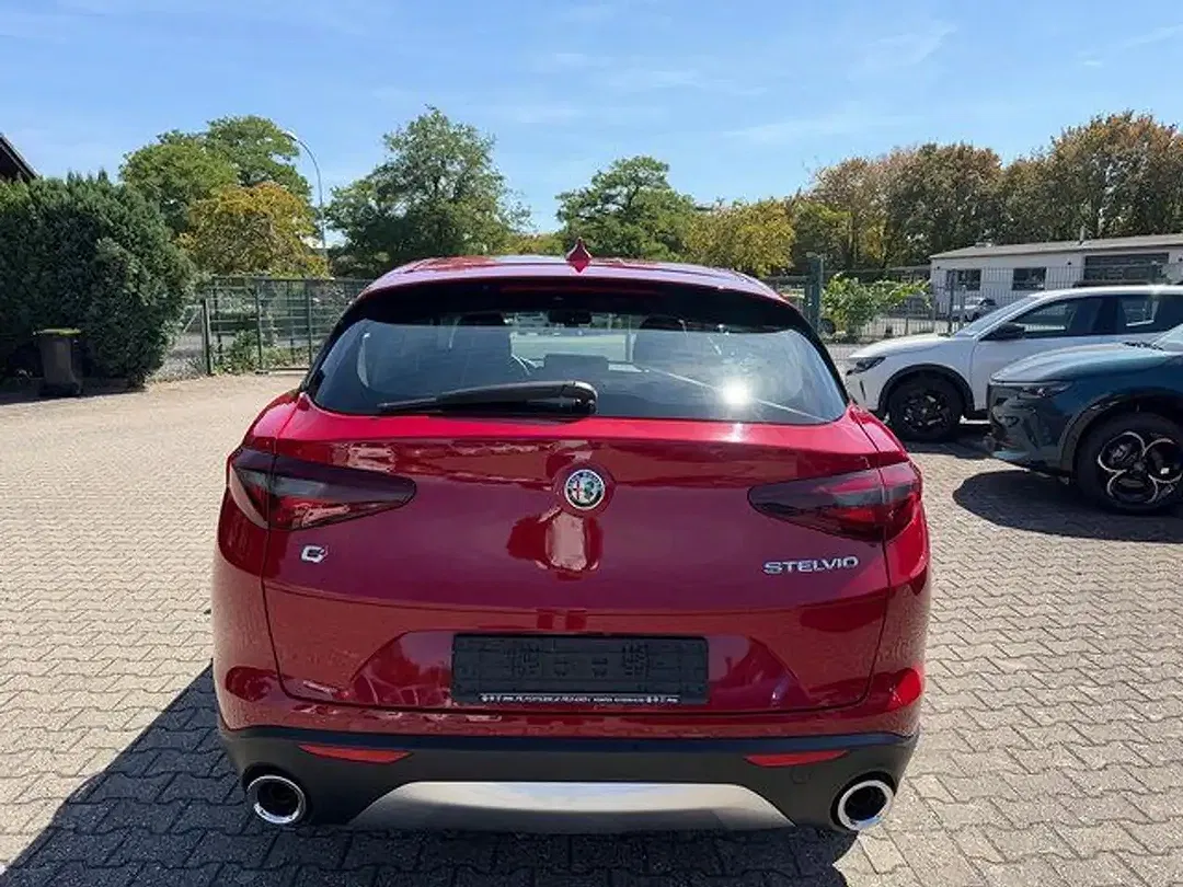 Alfa Romeo Stelvio - Thumbnail 7