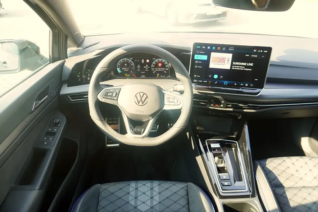 Volkswagen Golf - Thumbnail 13