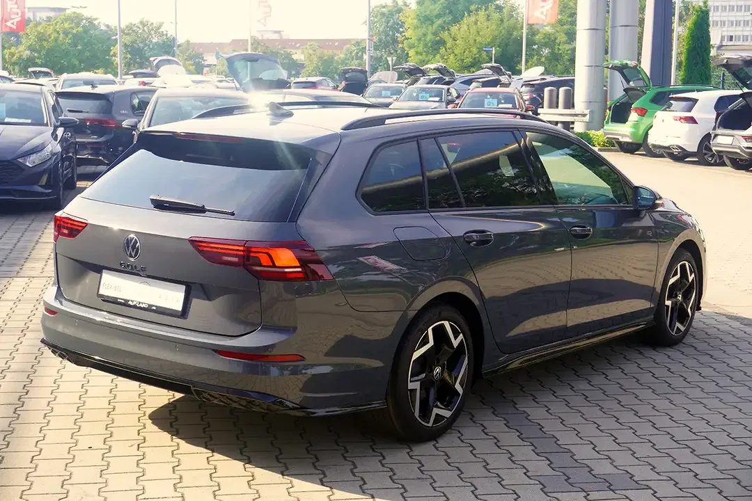 Volkswagen Golf - Thumbnail 4