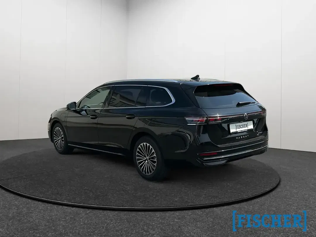 Volkswagen Passat - Thumbnail 4
