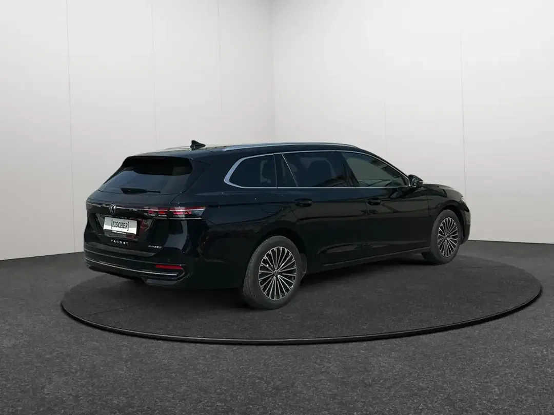 Volkswagen Passat - Thumbnail 5