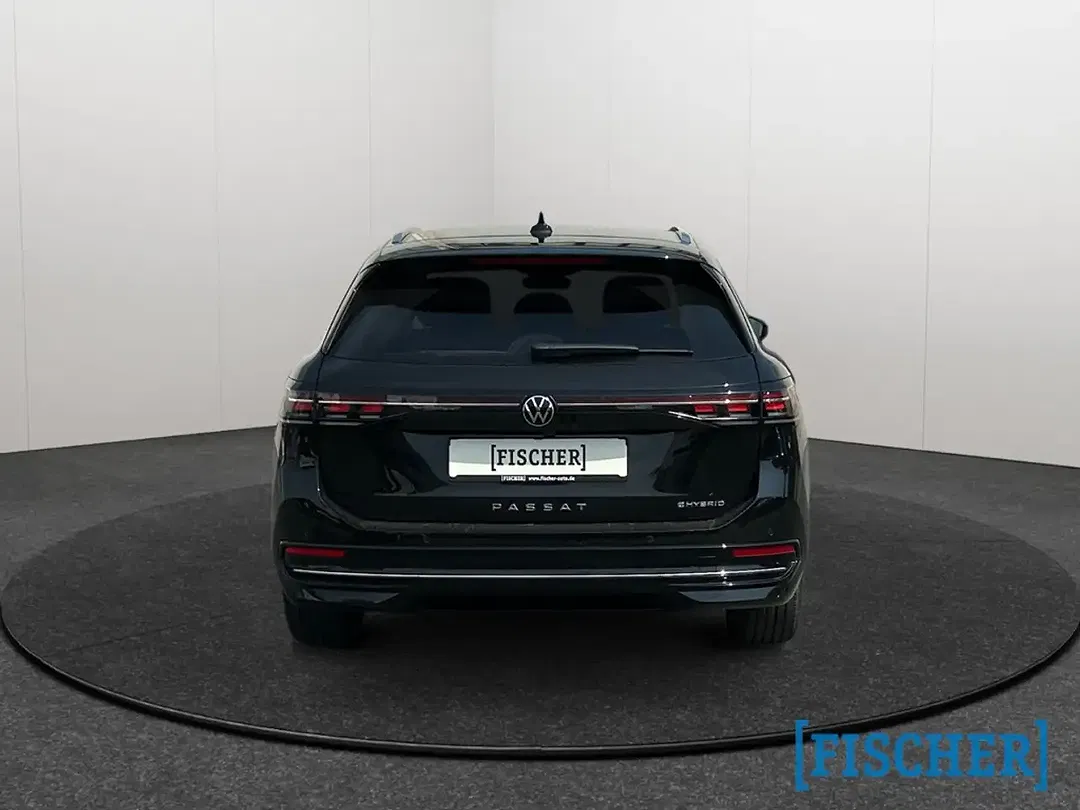 Volkswagen Passat - Thumbnail 6