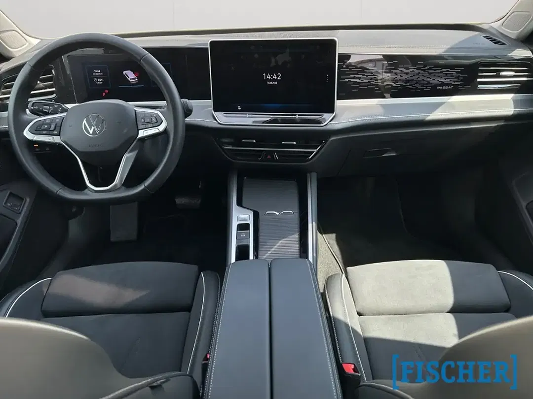 Volkswagen Passat - Thumbnail 8