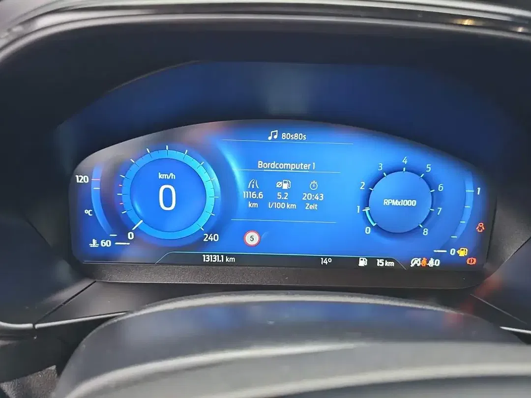 Ford Focus - Thumbnail 12