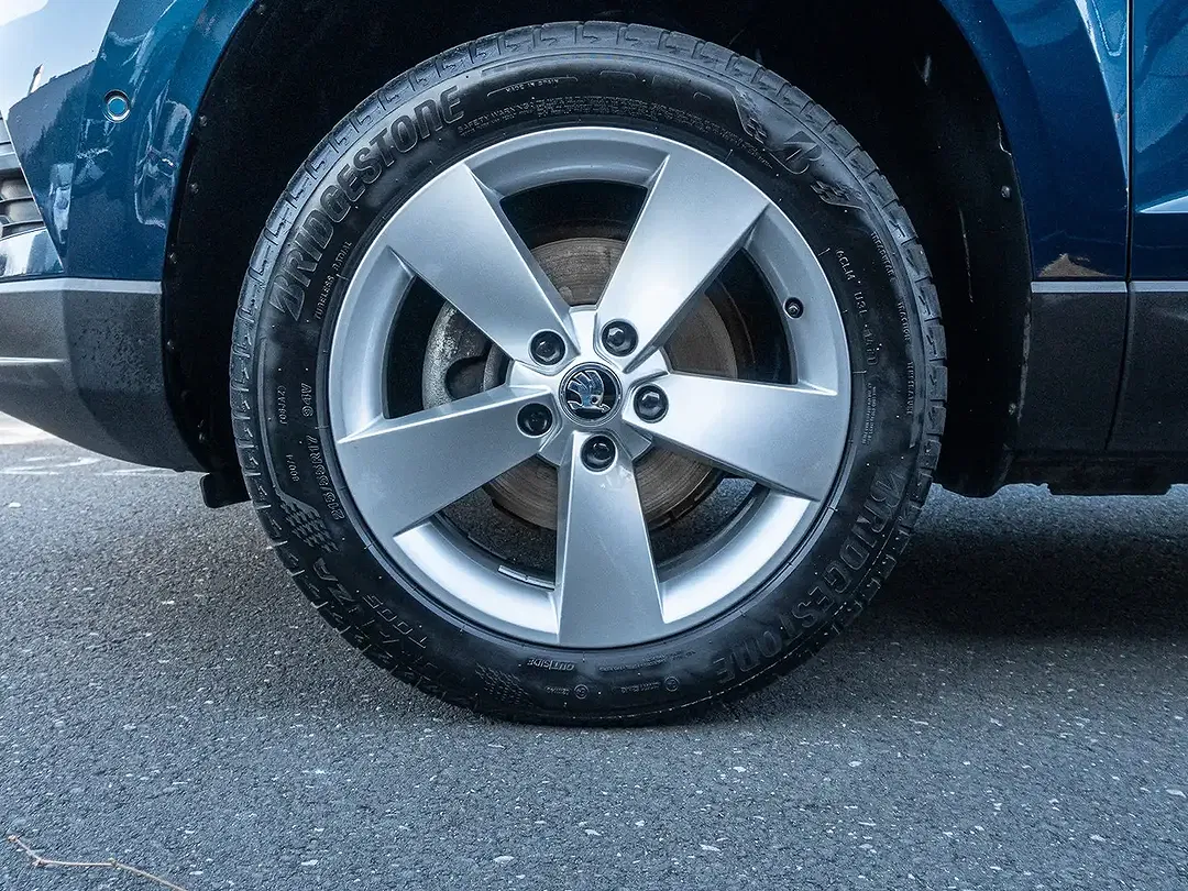 Skoda Karoq - Thumbnail 4