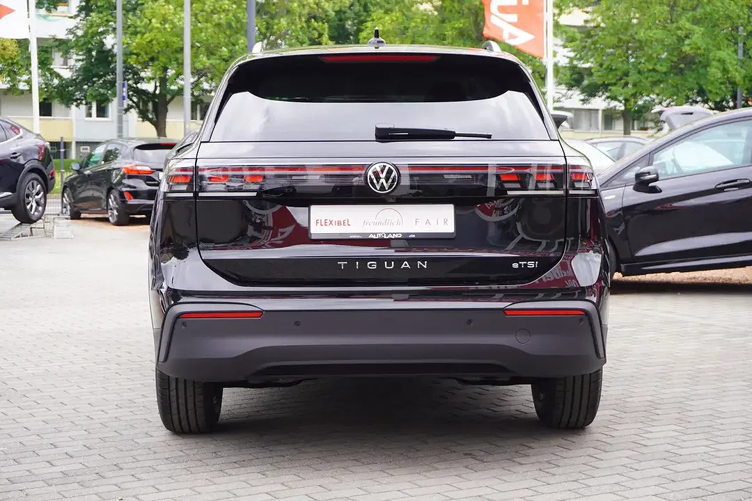 Volkswagen Tiguan - Thumbnail 3
