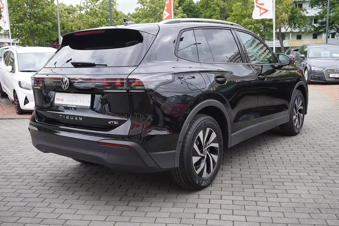 Volkswagen Tiguan - Thumbnail 4