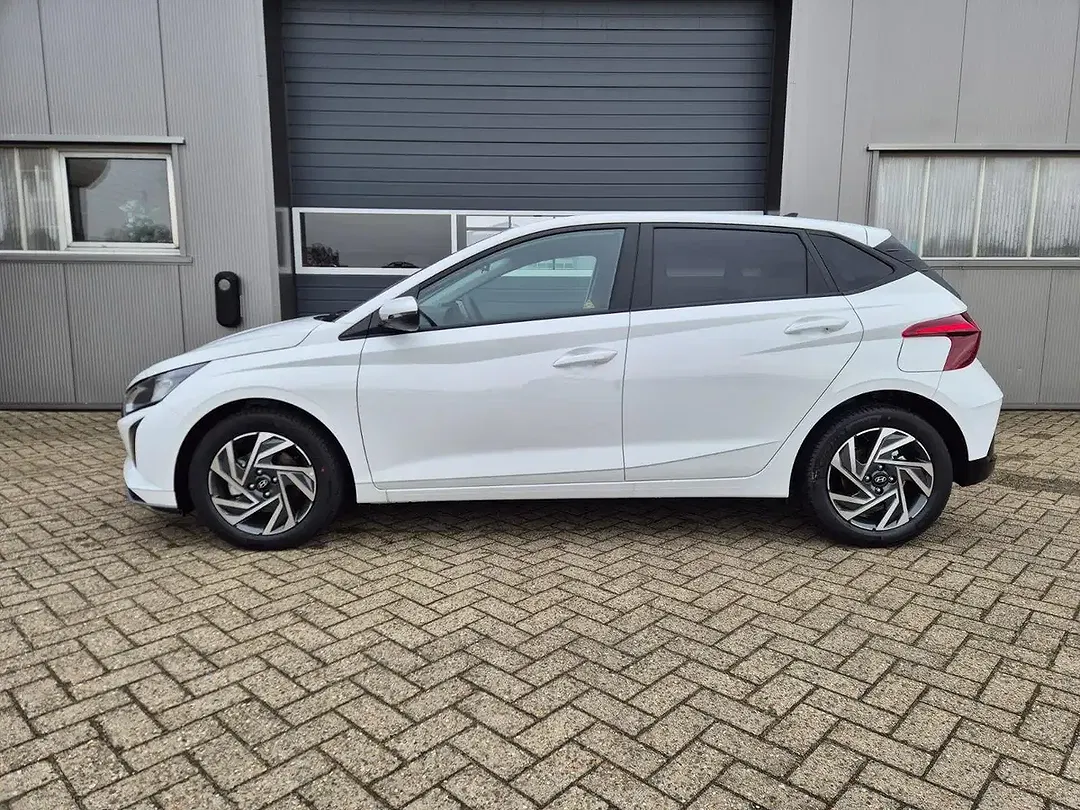 Hyundai i20 - Thumbnail 1