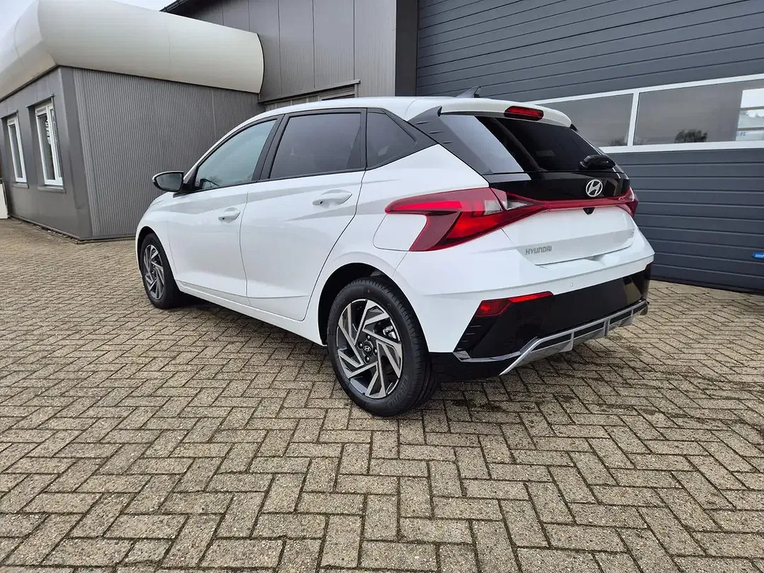 Hyundai i20 - Thumbnail 2