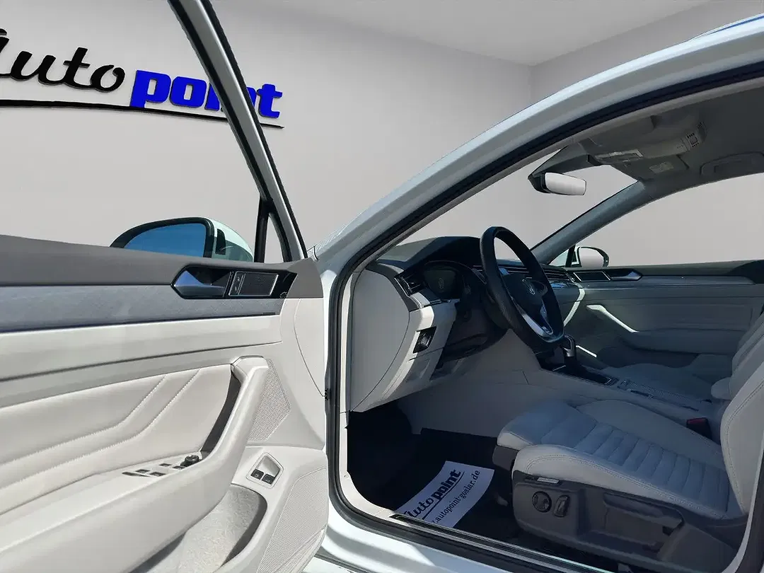 Volkswagen Passat Variant - Thumbnail 13
