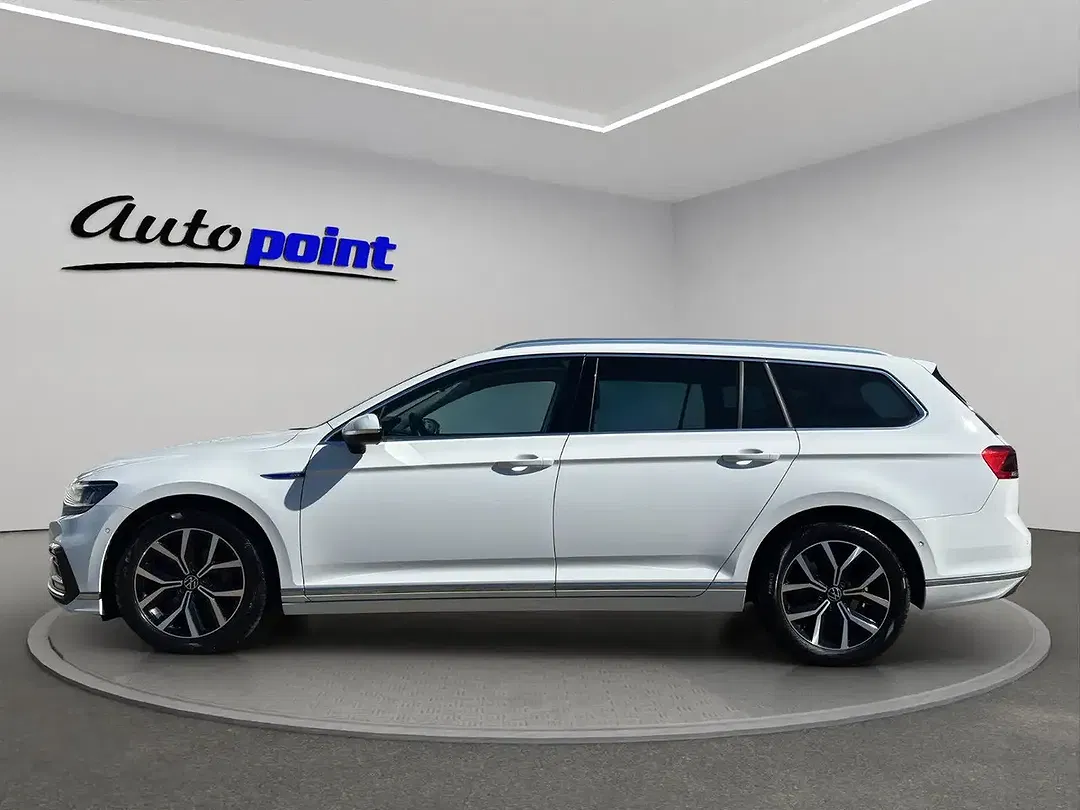 Volkswagen Passat Variant - Thumbnail 8