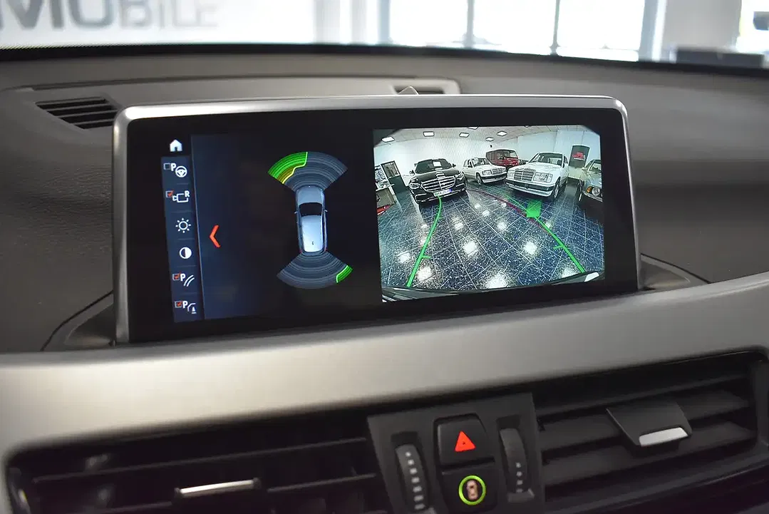 BMW X1 - Thumbnail 11