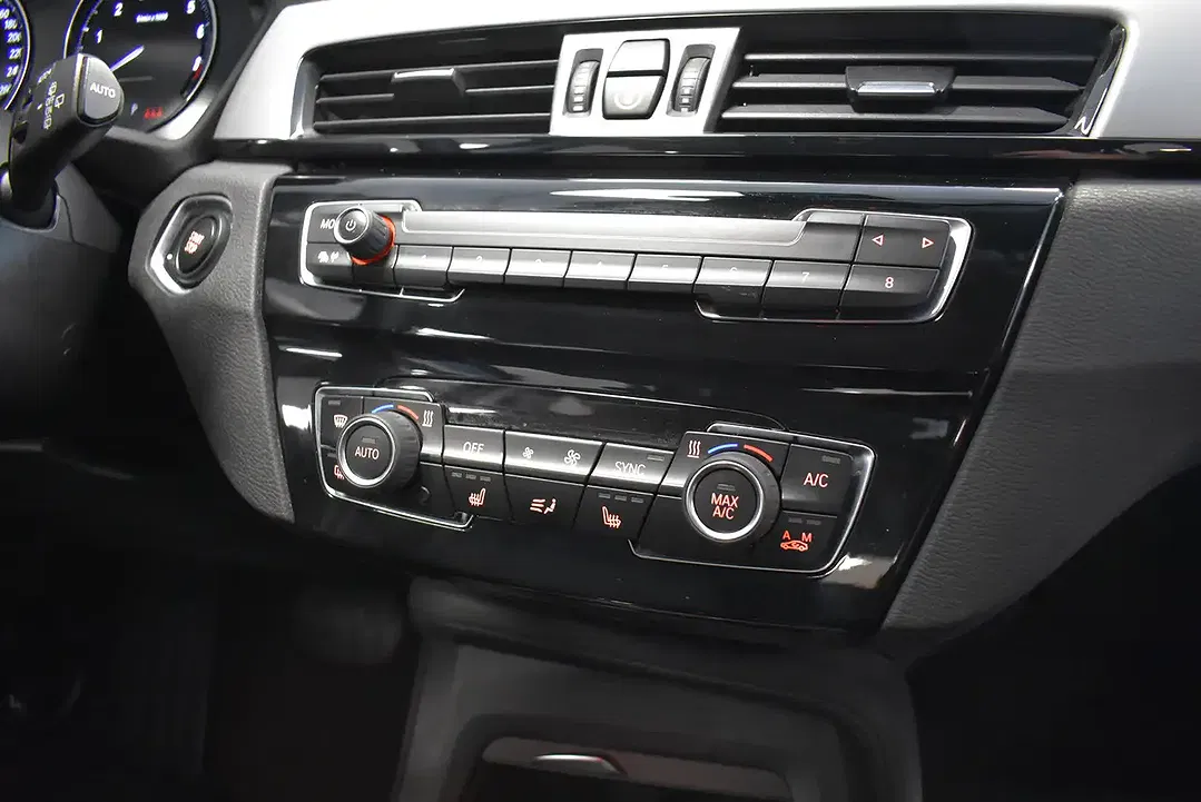 BMW X1 - Thumbnail 9