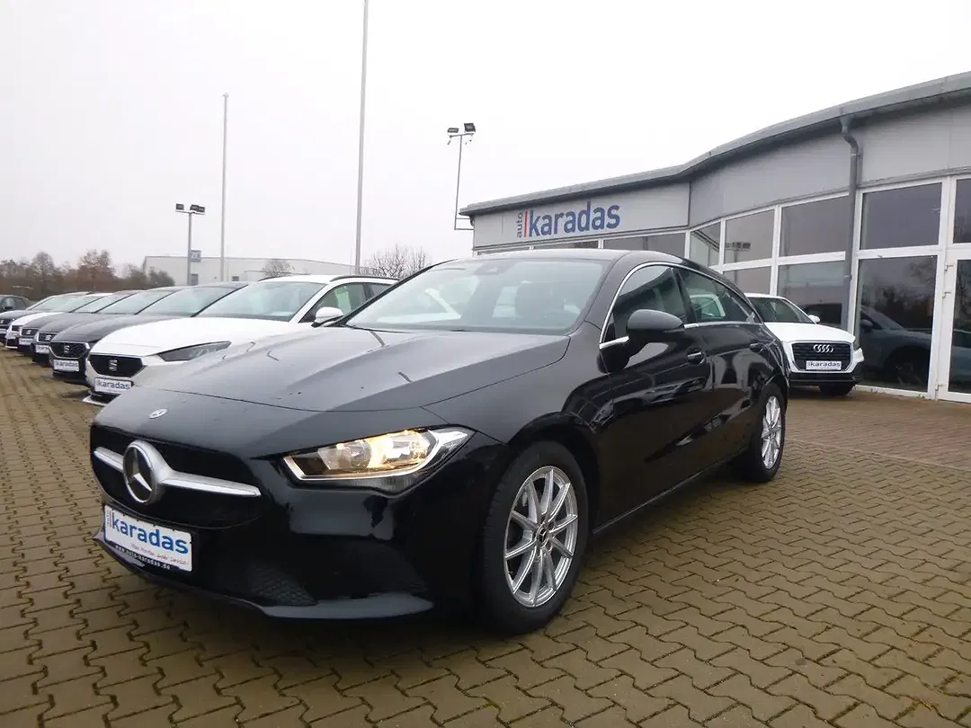 Mercedes-Benz CLA 180 - foto 1
