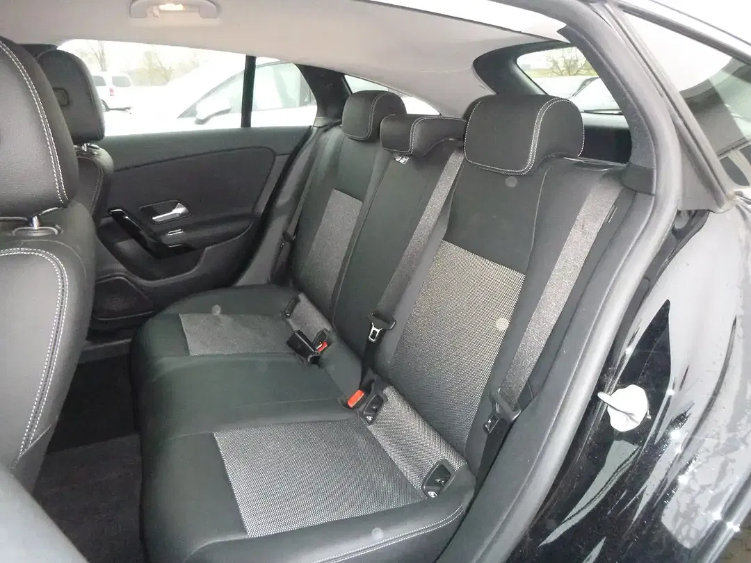 Mercedes-Benz CLA 180 - Thumbnail 10