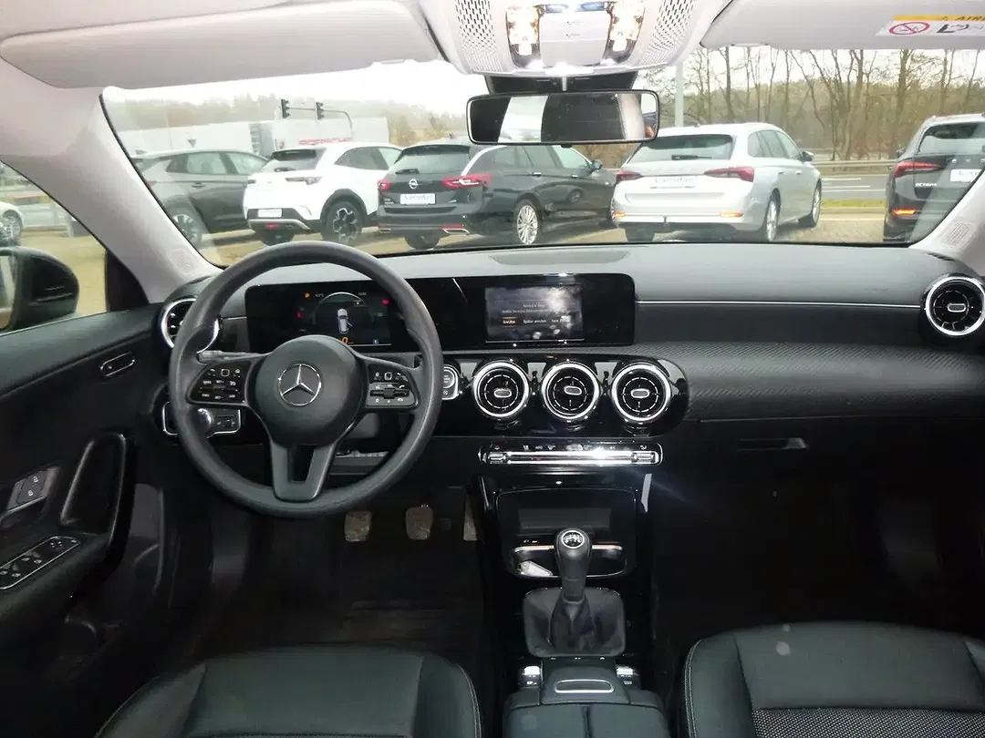 Mercedes-Benz CLA 180 - Thumbnail 12