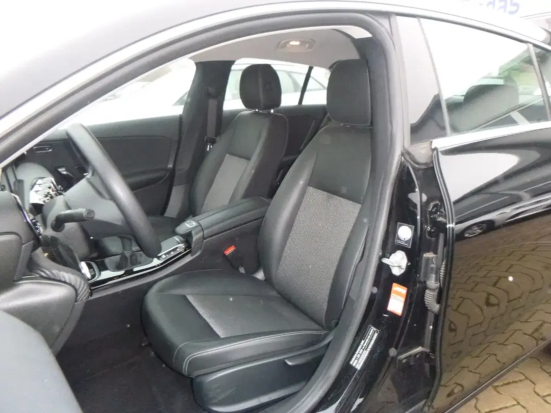 Mercedes-Benz CLA 180 - Thumbnail 9