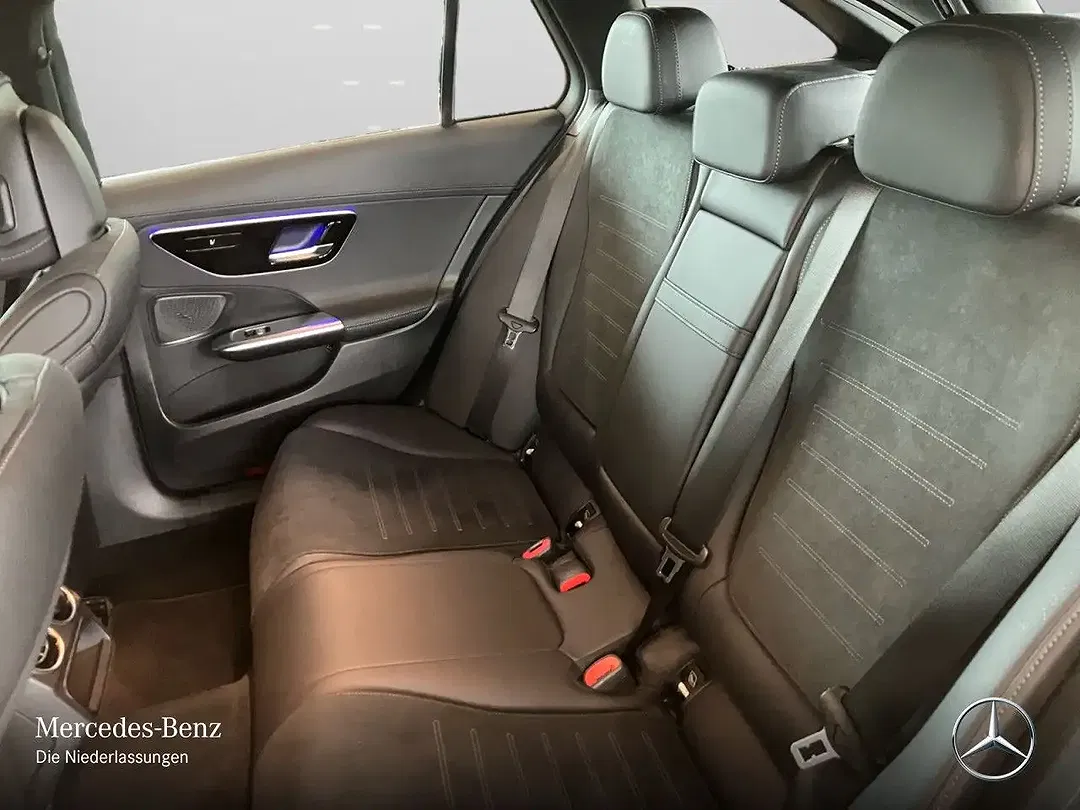 Mercedes-Benz C 300 - Thumbnail 11