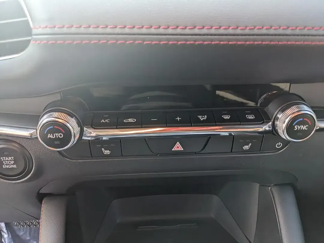Mazda 3 - Thumbnail 6
