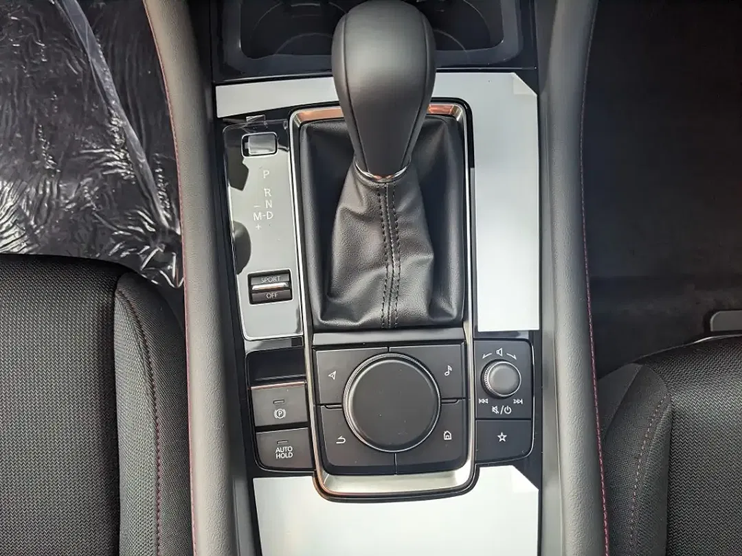 Mazda 3 - Thumbnail 7