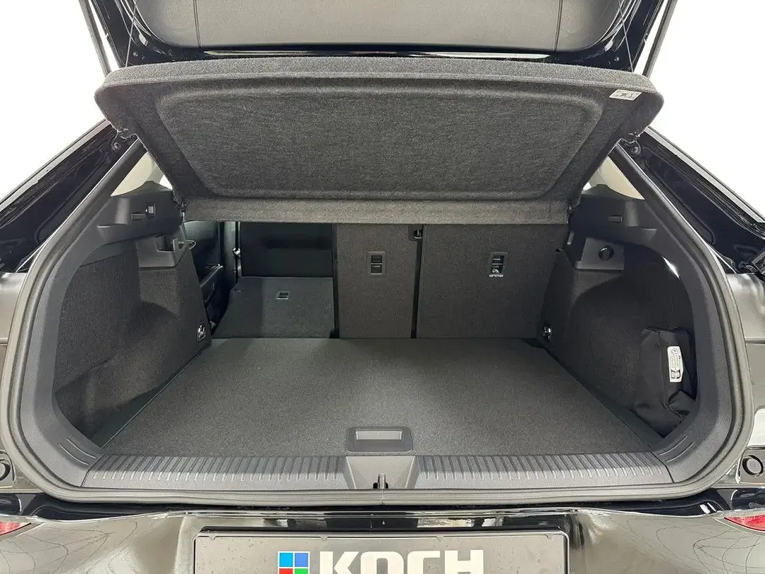 Volkswagen T-Roc - Thumbnail 12