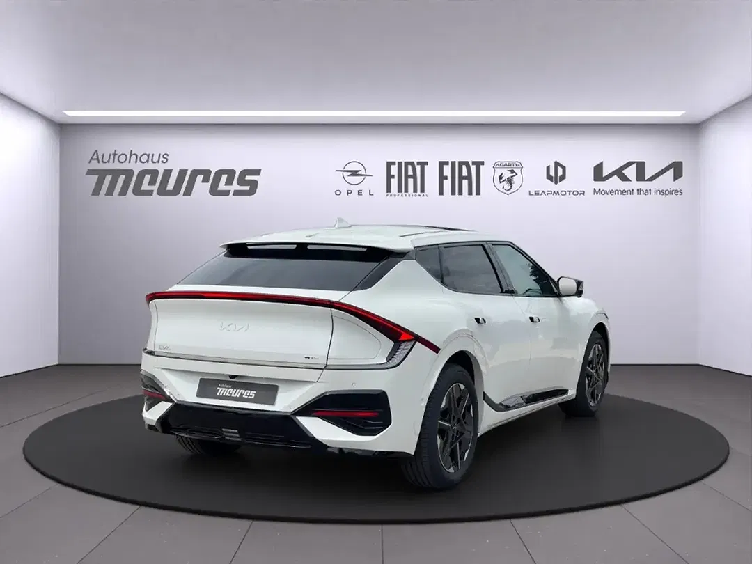 Kia EV6 - Thumbnail 4