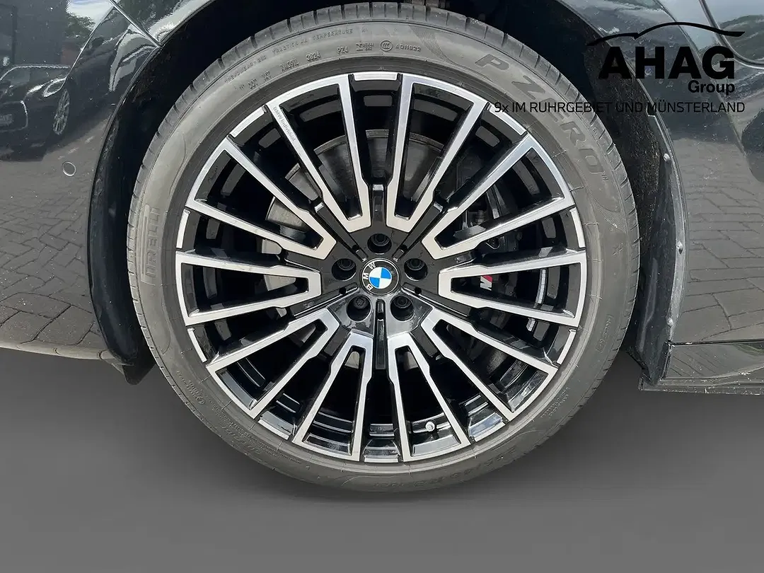 BMW 750 - Thumbnail 12