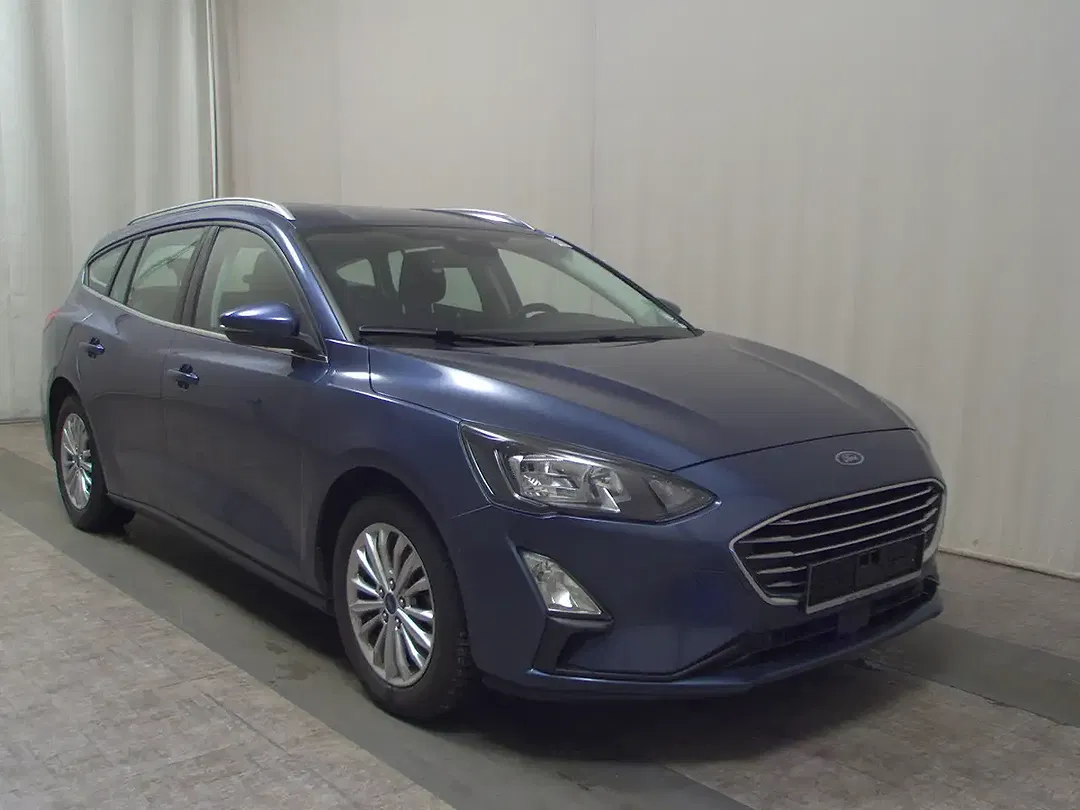 Ford Focus - Thumbnail 3