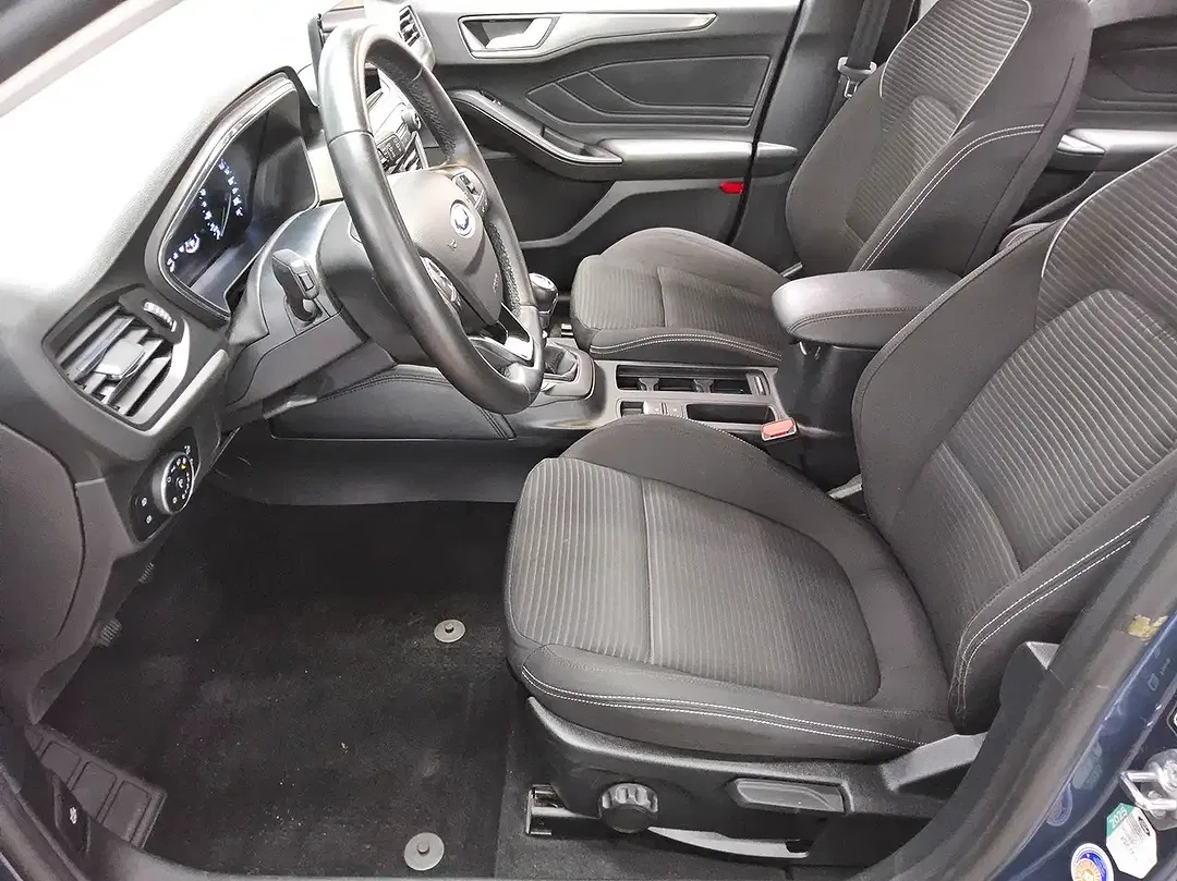 Ford Focus - Thumbnail 8