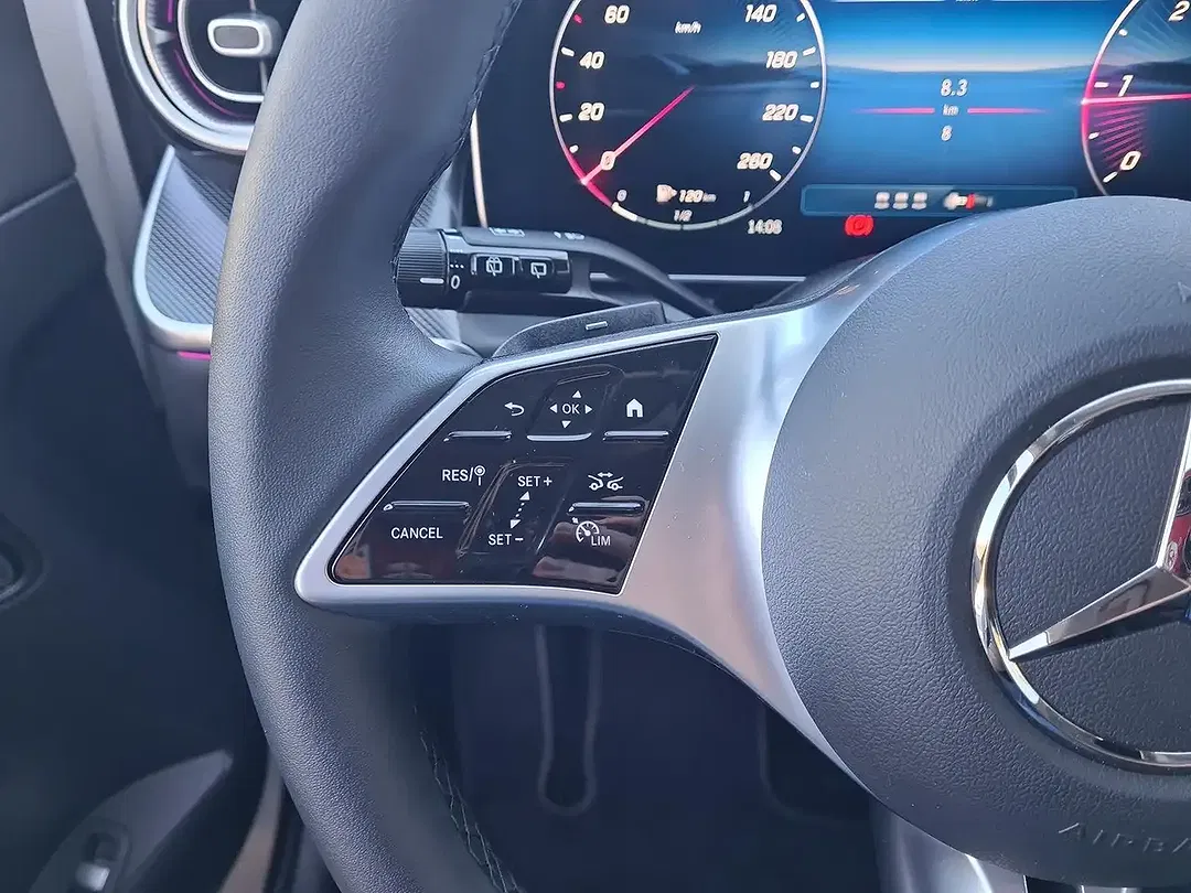 Mercedes-Benz GLC 220 - Thumbnail 14