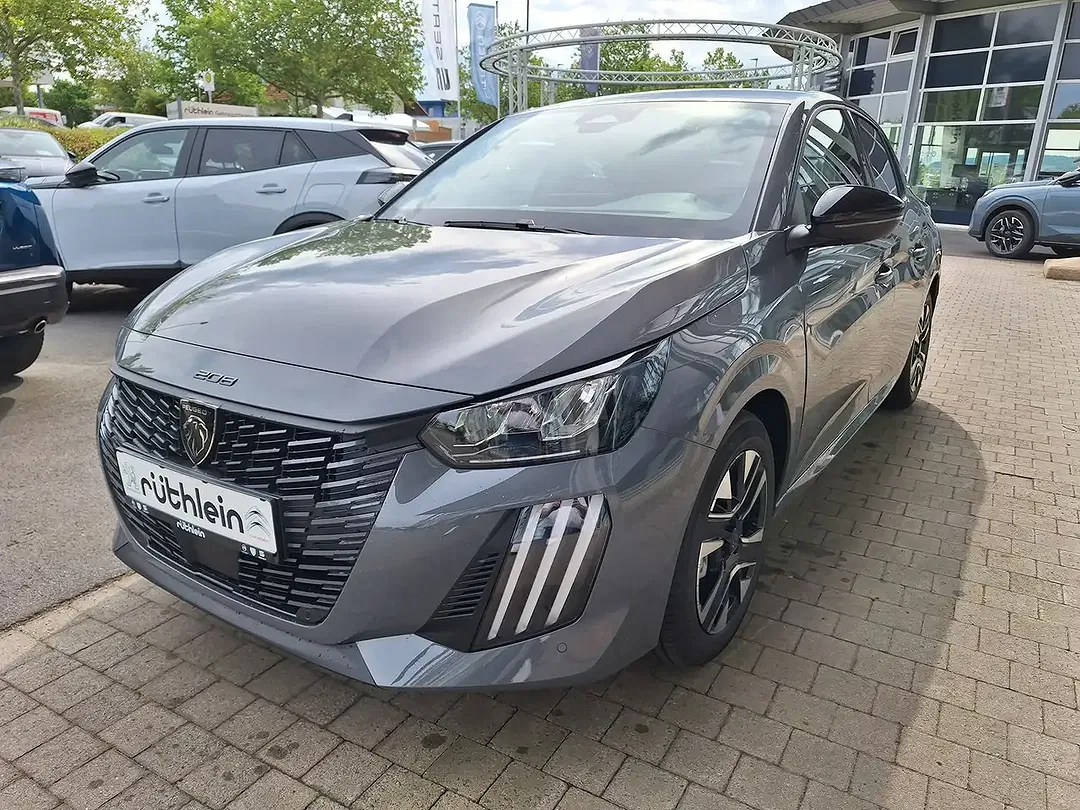 Peugeot 208 - Thumbnail 1