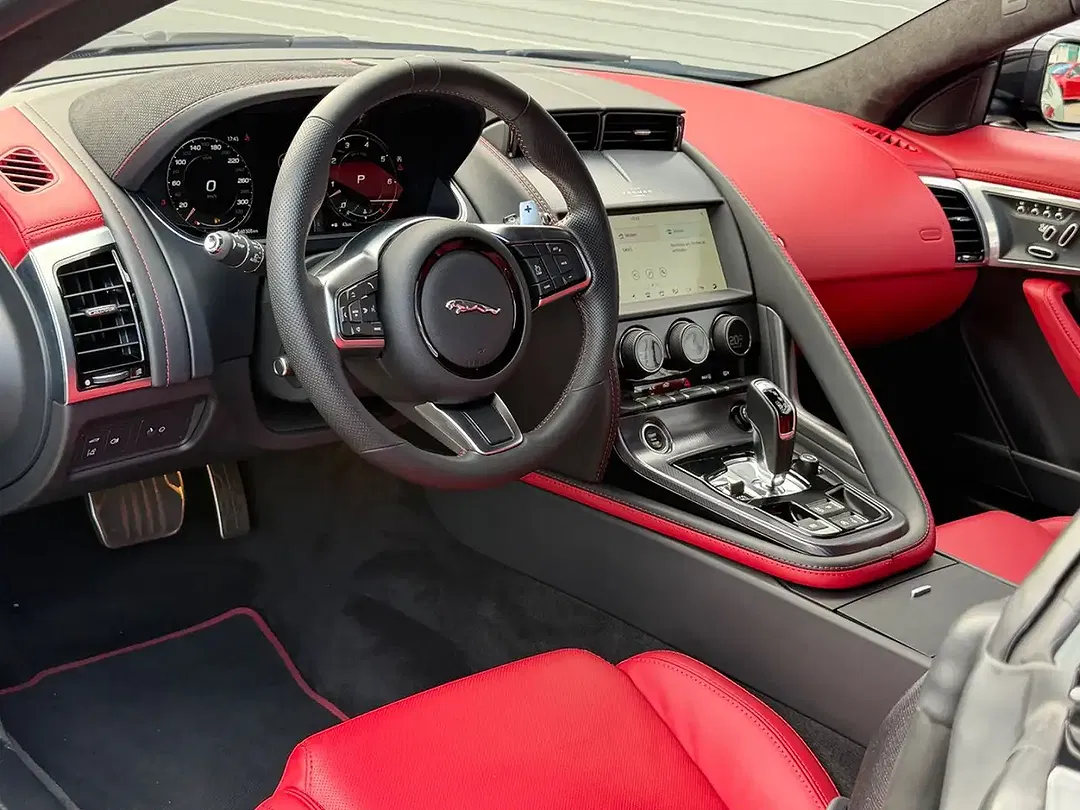 Jaguar F-Type - Thumbnail 10