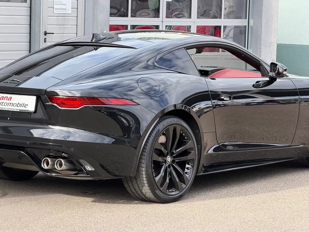 Jaguar F-Type - Thumbnail 6